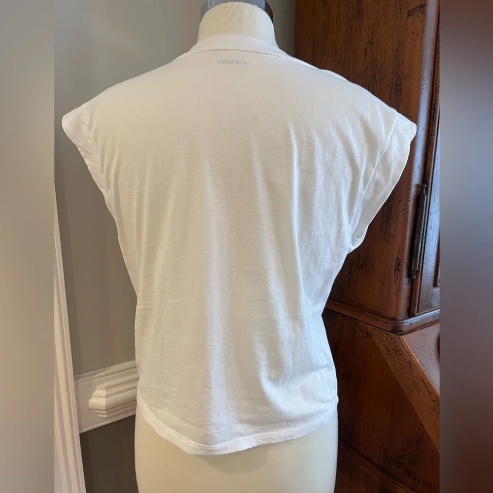 Old Navy Sleeveless V-neck Tee - Picture 3 of 5